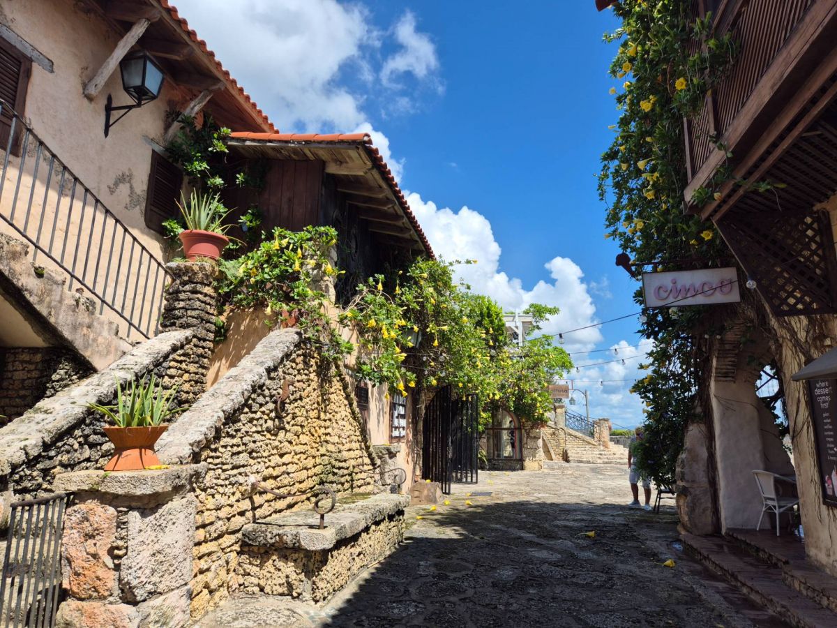 Ausflugsfoto - in La Romana - Dominikanische Republik - Karibik - Kreuzfahrt mit Mein Schiff 2 - 2025 - Bild 5